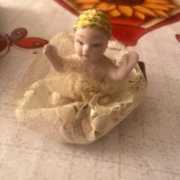 Bambolina gialla vintage