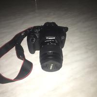 Canon EOS 200D obbiettivo efs 18-55mm