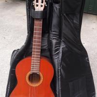 Chitarra Yamaha G-65 con custodia a zaino morbida