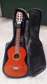Chitarra Yamaha G-65 con custodia a zaino morbida