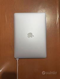 Apple MacBook Air, 13 Pollici, 2017 + Magic Mouse