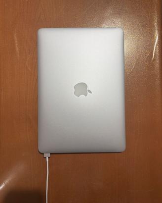 Apple MacBook Air, 13 Pollici, 2017 + Magic Mouse