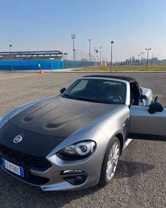 Fiat 124 Spider Lusso