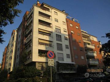 Immobile in asta di 214 m² con 4 locali e box auto