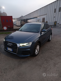 Audi Q3 2.0 150 CV Business S-tronic