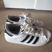 Scarpe Adidas numero 35 bianca