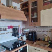 Cucina angolare Lube gialla e legno