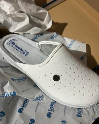 Stock pantofole e infradito