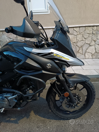 Suzuki V Strom 650 del 2017 da vetrina