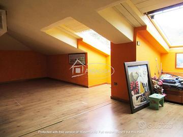 Attico / Mansarda di 100 m² con 4 locali e box aut