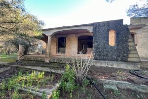 Mesagne villa al grezzo con ampio terreno