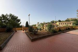 2 LOCALI A REGGIO DI CALABRIA