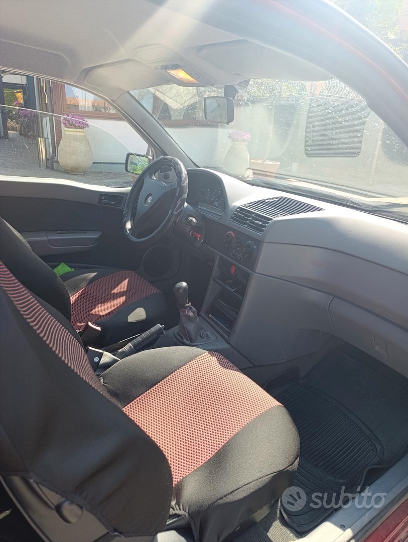 Alfa Romeo 145 1995 photo 4