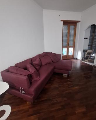 Divano angolare artigianale veneto colore Bordeaux
