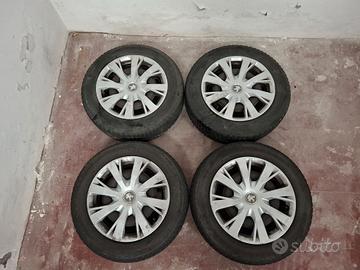 Cerchi "15" completi di borchie Peugeot 208