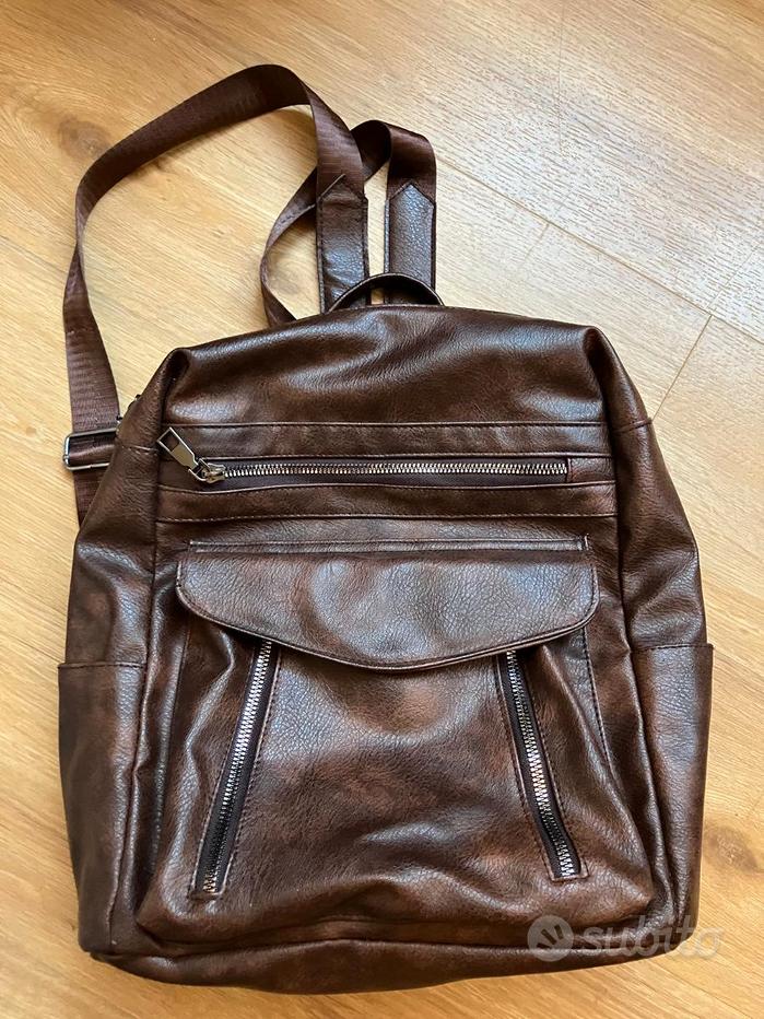 Zaino con tante tasche Vendita in Abbigliamento e accessori