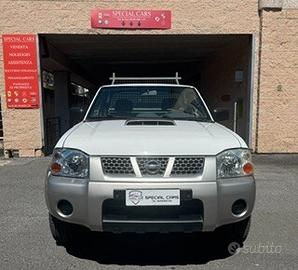 Nissan NP300 2.5 Dci King Cab Gancio traino