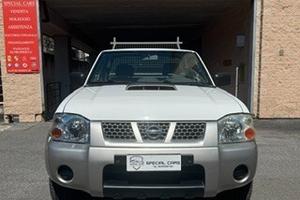 Nissan NP300 2.5 Dci King Cab Gancio traino