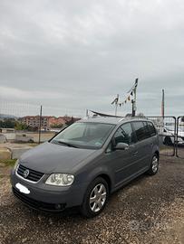 Volkswagen Touran 2.0 16V TDI Highline 7 posti