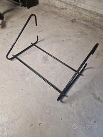 Porta pneumatici da parete