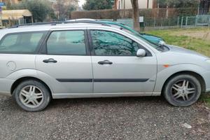 Ford Focus  sw 1600 benzina anno 2001