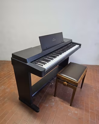 Pianoforte Digitale Yamaha Clavinova + Panchetto