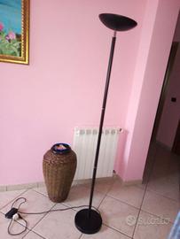 Lampada da terra dimmerabile