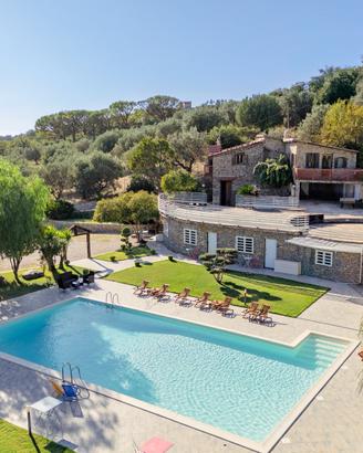 Appartamento con piscina a pochi minuti dal mare