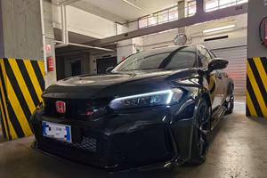 HONDA CIVIC TYPE R FL5 CRYSTAL BLACK PEARL
