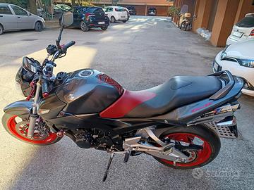 SUZUKI GSR 600