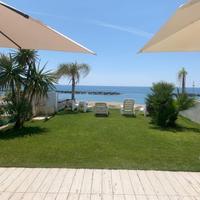 A Diamante sulla spiaggia dal giardino