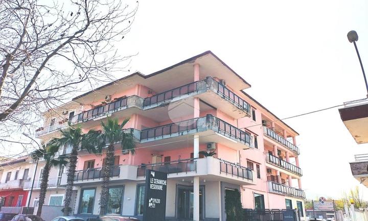 5 LOCALI A POLLENA TROCCHIA