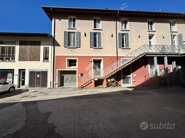 2 LOCALI A ISEO