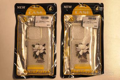 2 cover per iPhone 15 Pro nuove mai aperte