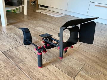 Supporto da spalle per videocamera
