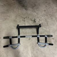 Sbarra trazioni a incastro per porte