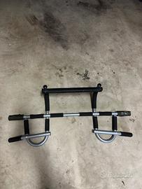 Sbarra trazioni a incastro per porte