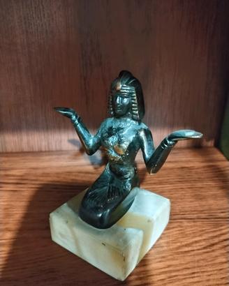 Statuetta in bronzo pieno Antico Egitto Art Déco