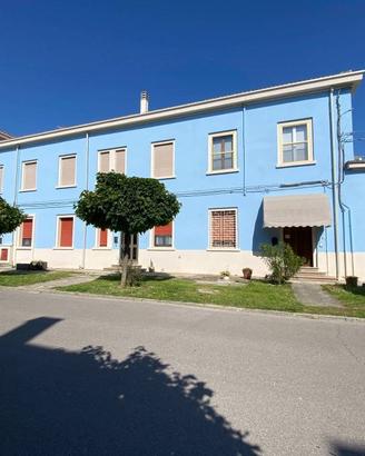Appartamento di 100 m² con 5 locali a Tresignana