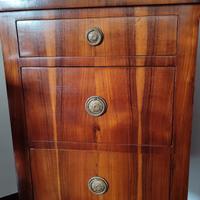 Mobiletto antico