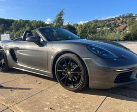 PORSCHE 718 Spyder PDK SPORT CHRONO BLACK PACK F