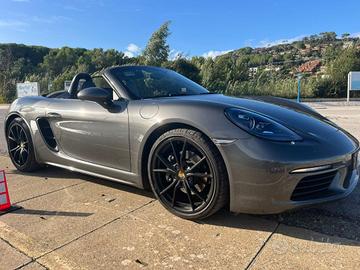 PORSCHE 718 Spyder PDK SPORT CHRONO BLACK PACK F