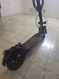 monopattino elettrico  jeep