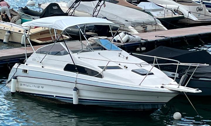 Bayliner 2255 solo lago cabinato con posto barca
