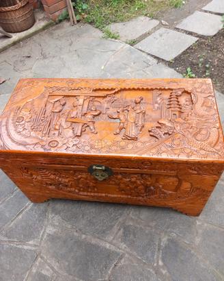 baule vintage intarsiato a mano 