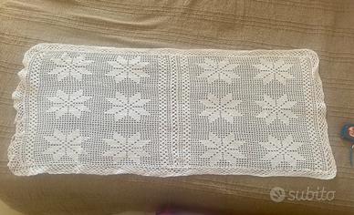 Centrino rettangolare ad uncinetto 