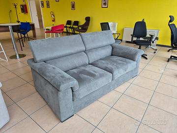 Divano, schienale regolabile e seduta estraibile