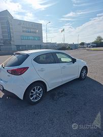 mazda2 anno 2015