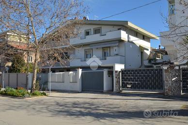 Trilocale con posto auto