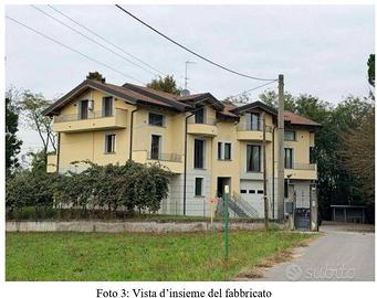 Immobile in asta di 133 m² con 3 locali a Cassago 